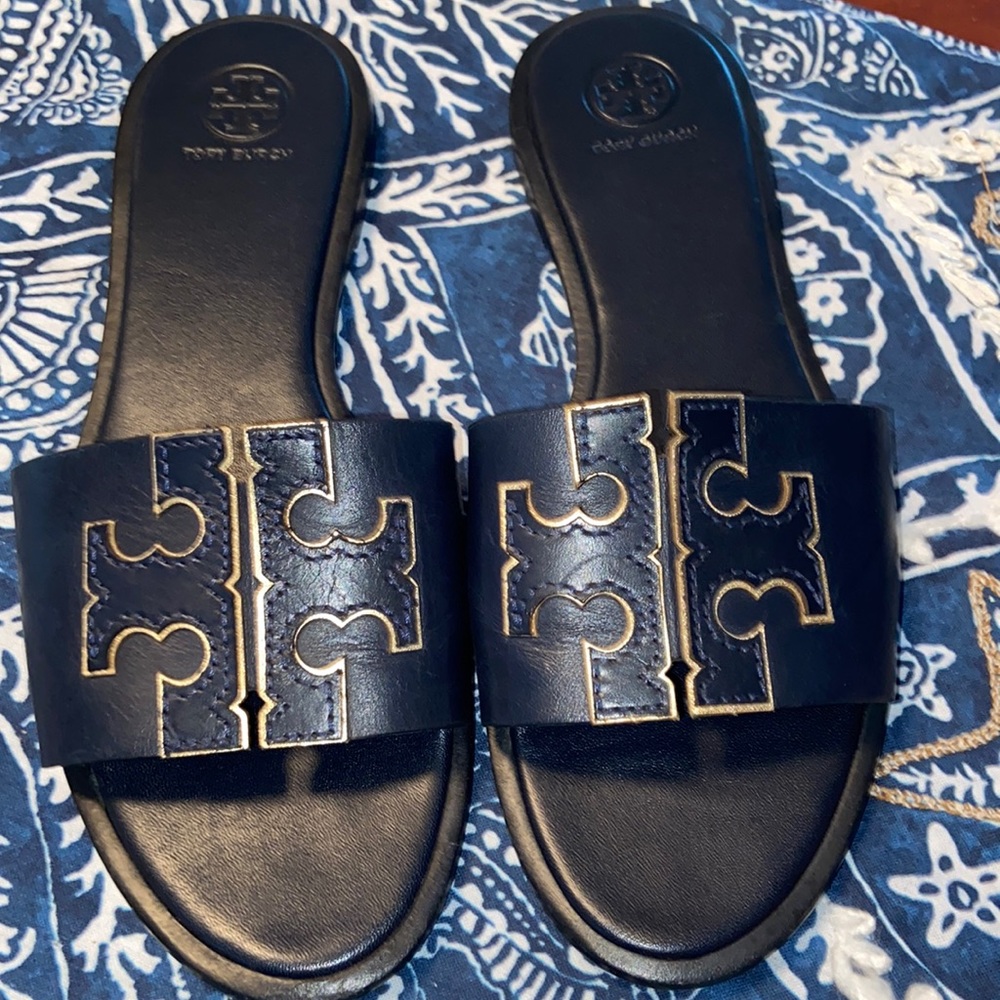 NWOT Tory Burch Ines slides 8